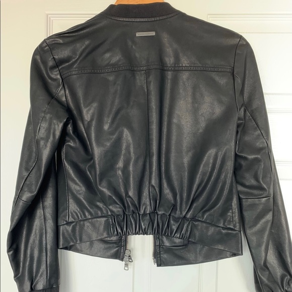 Jacket - Picture 2 of 9